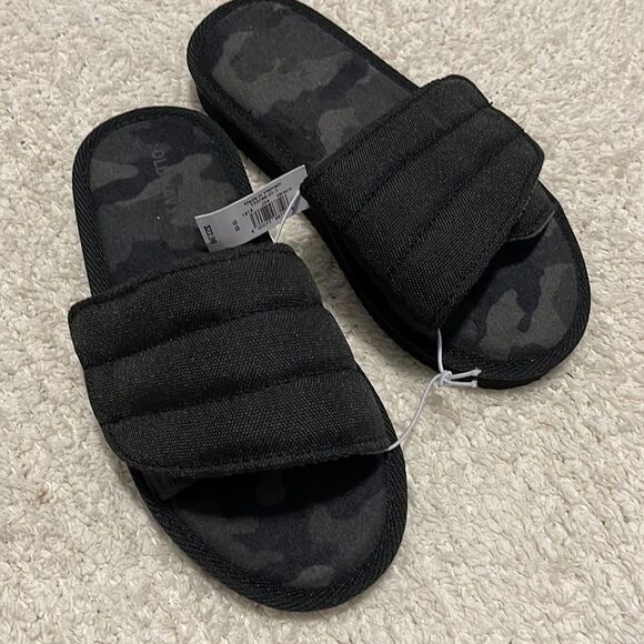 NWT- Old Navy- boy’s 12/13 & 3/4. Two Slide Bundle - Picture 2 of 6